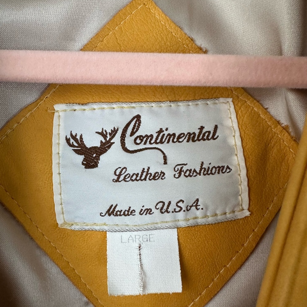 RARE Continental Leathers Fringe Cropped Jacket with Conchos - Picture 3 of 9